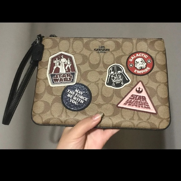 Star Wars X Coach Gallery Pouch Canvas W/ Patches - Picture 5 of 8